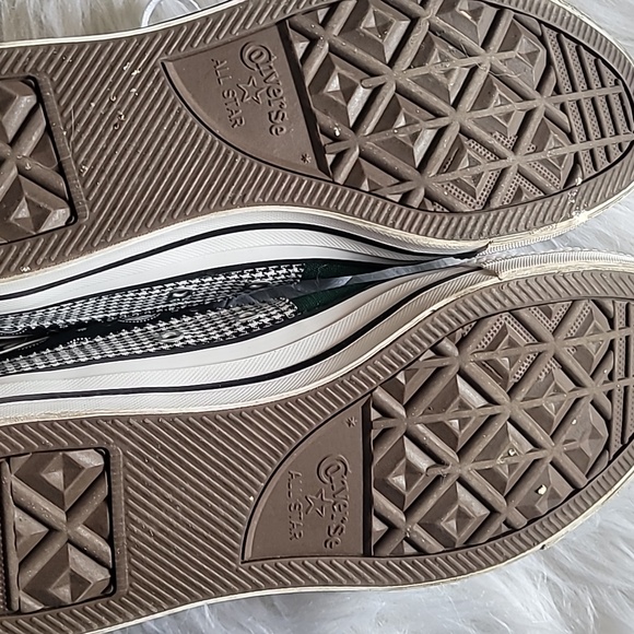 Converse - Picture 2 of 2
